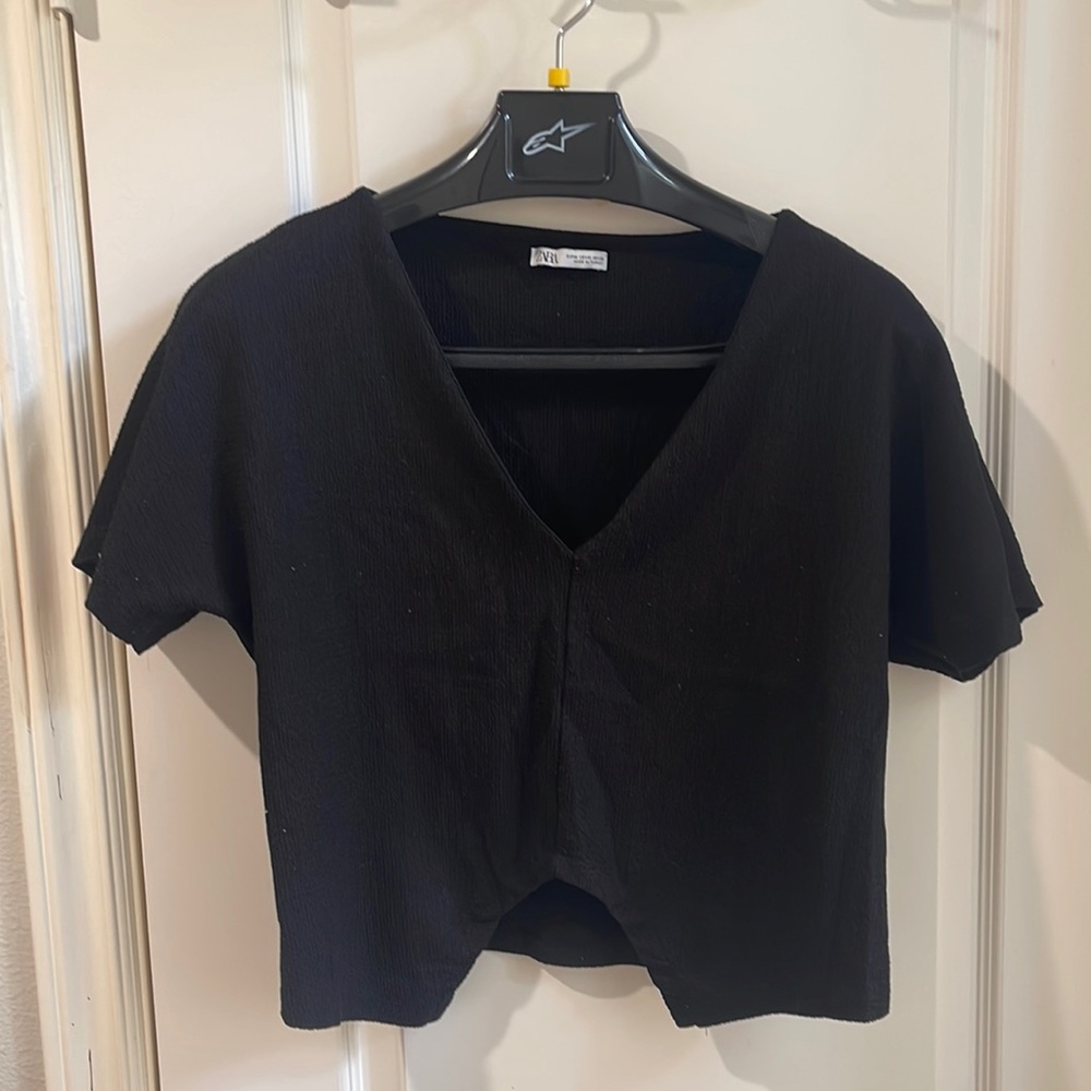 Black Zara Crop-Top (Missing bottom tie string)